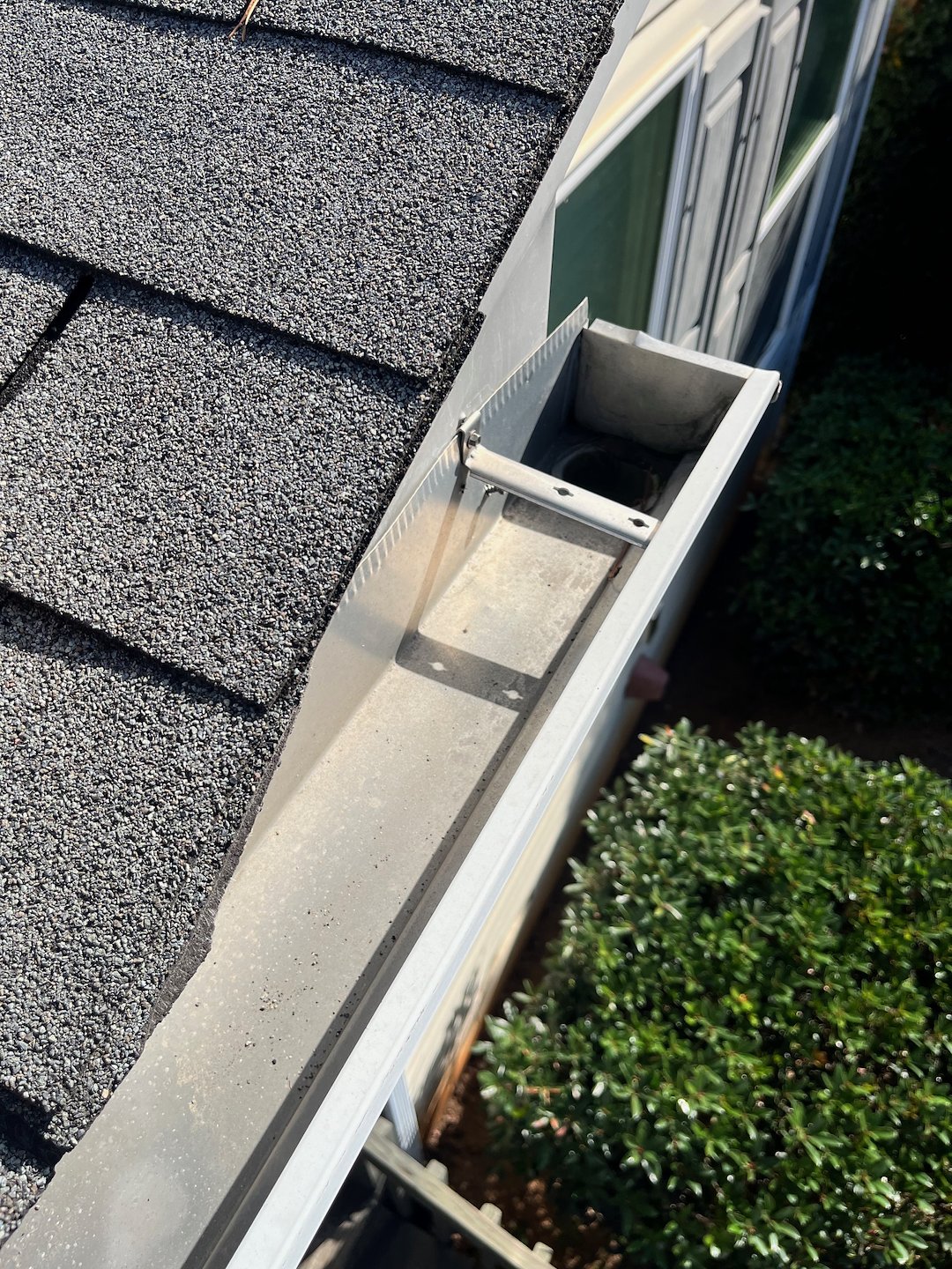 Gutter Cleaning in Davidson.... yes, downspouts are included